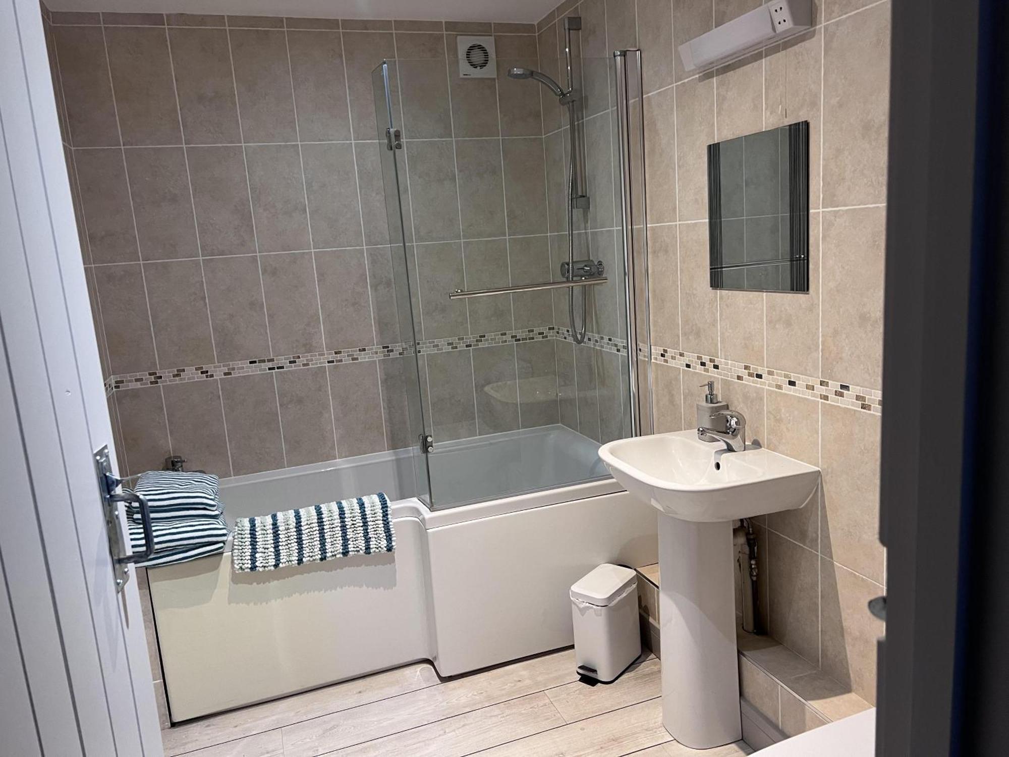 Bike Shed - Beautiful 1-Bed Cottage In Shorwell Ngoại thất bức ảnh